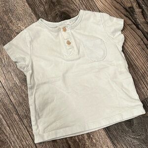 Zara Baby boy 6-9 months T-Shirt short sleeve buttons used baby blue cotton
